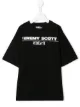 الصورة 1 من Jeremy Scott Junior تيشيرت بطبعة شعار