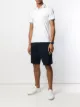الصورة 2 من Emporio Armani شورت بطول الركبة وخصر متوسط