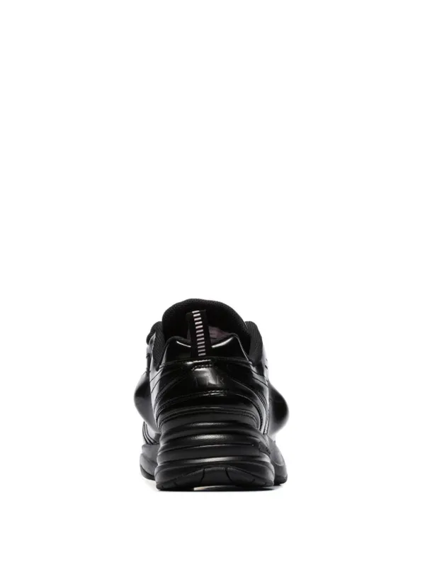 nike black low top sneakers