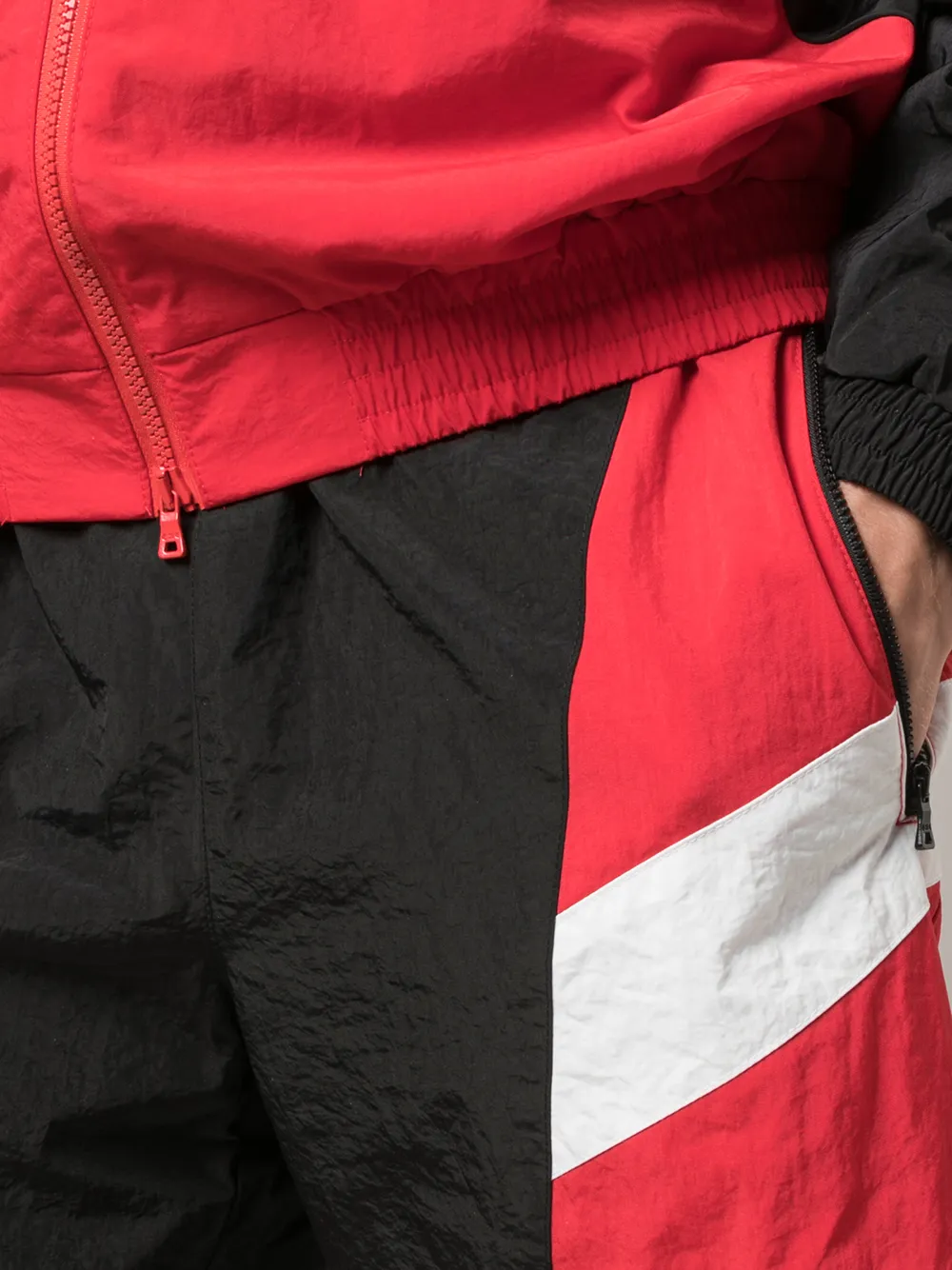 God's Masterful Children Gestreepte trainingsshorts Rood