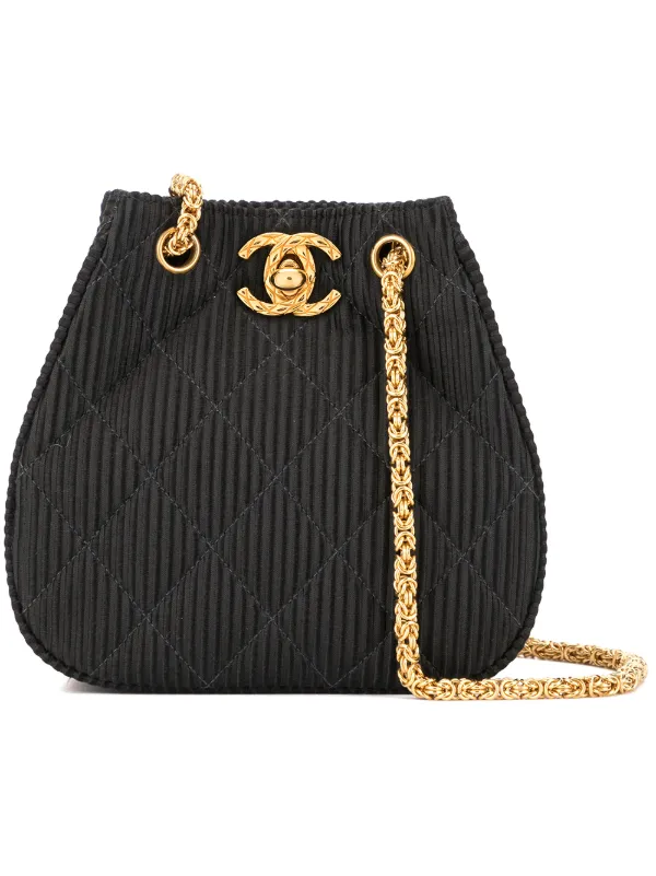 Chanel Pre-owned Turnlock Textured Shoulder Bag in Black