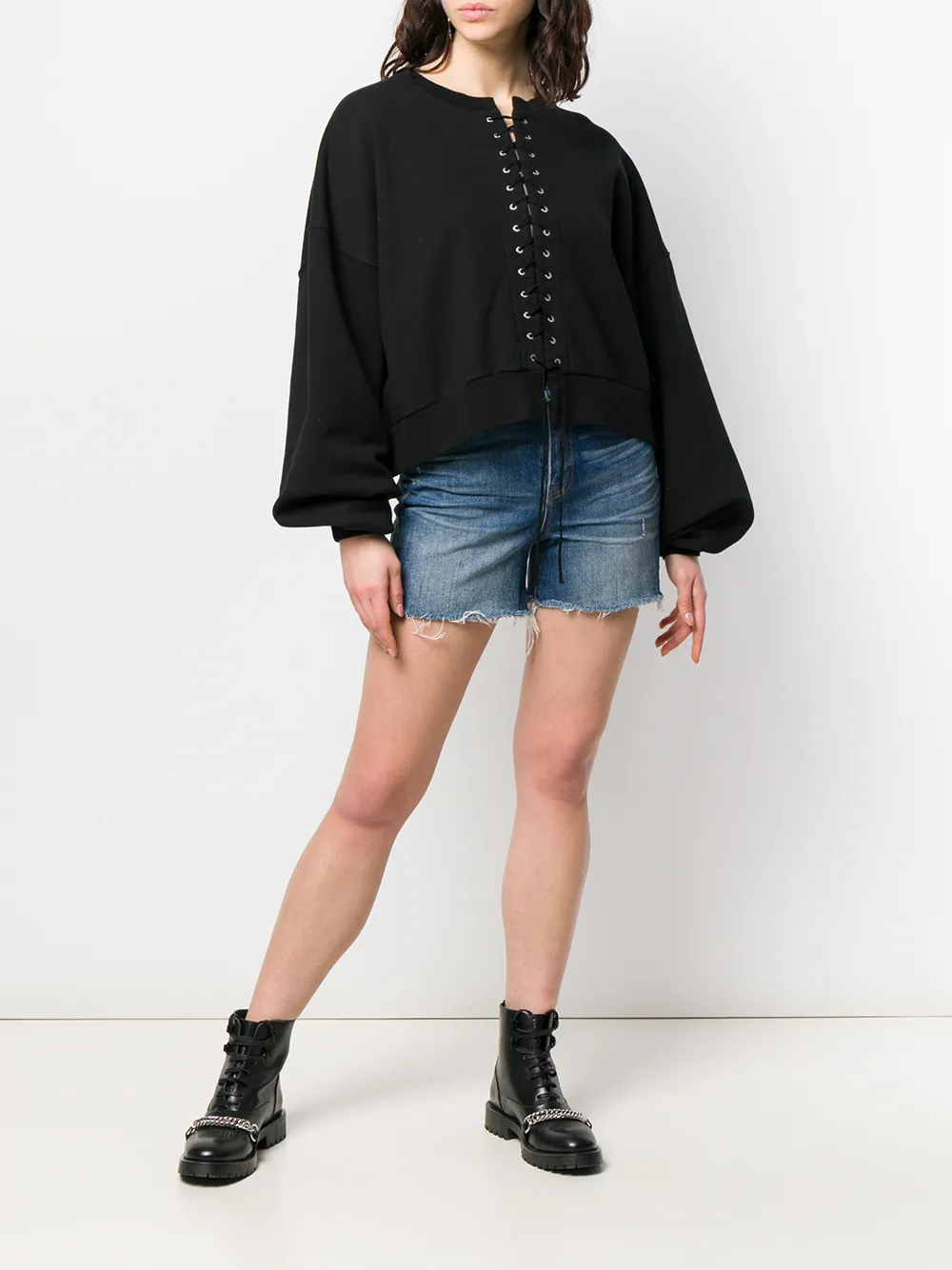 оверсайз шорты женские по колено. толстовка и шорты оверсайз. шорты бермуды спортивные. шорты оверсайз женские спортивные. спортивный костюм с шортами женский оверсайз.