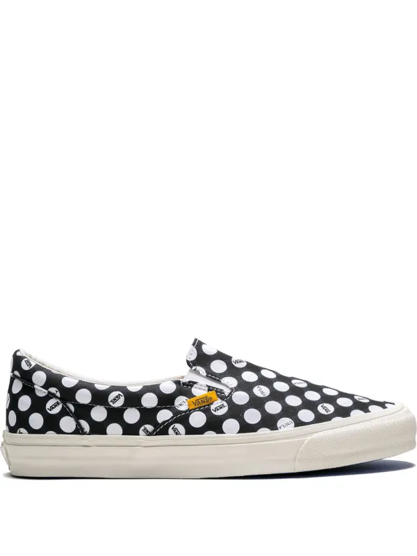 vans classic slip on trainers