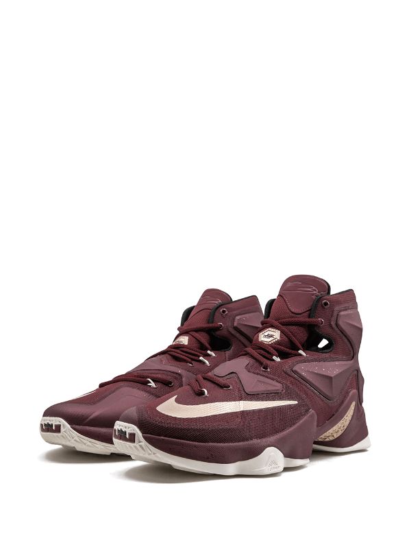 tenis lebron 13