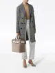 الصورة 2 من Burberry حقيبة عملية متوسطة ثلاثية الألوان مزينة بترصيع وحزام