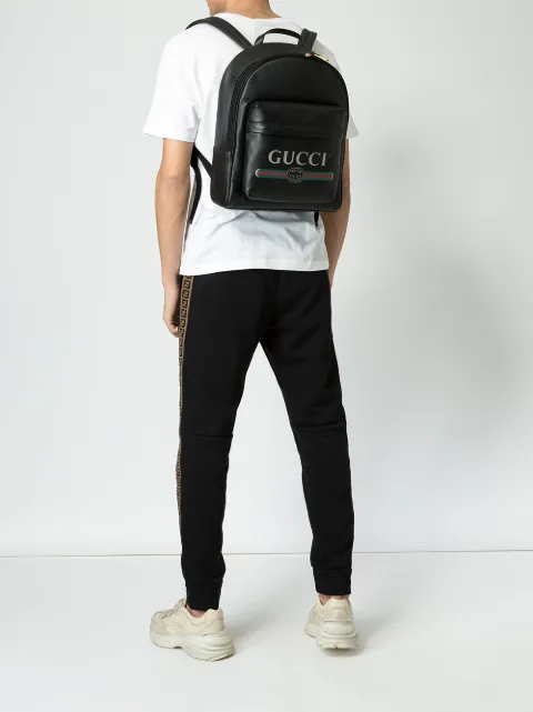 กระเป๋า GUCCI logo-printed backpack แต่งตัววินเทจ แต่งตัวสตรีท