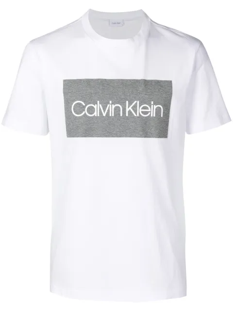 Кляйн no logo. Кельвин Кляйн принты. Рубашка Кельвин Кляйн с логотипами. Calvin Klein logo collection t-Shirt. Футболка Кельвин Кляйн с принтом бокс.