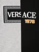 Young Versace تيشيرت بشعار ولونين