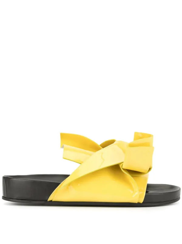 slides bow