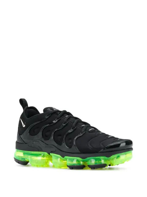 black vapormax plus cheap