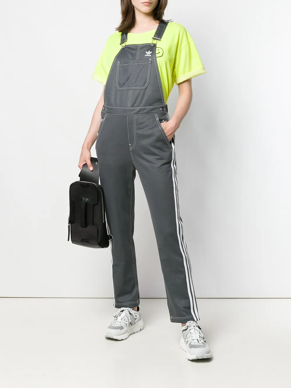  Adidas Latzhose Mit Logo   Grau 