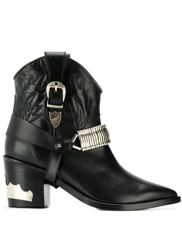 toga pulla white boots