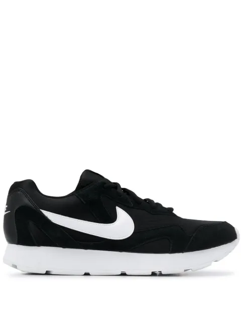 Nike baskets Delfine