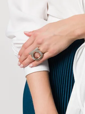 FERRAGAMO★素敵！Gancini Ribbed Open Ring Ferragamo Gancini Ring | Gold | FARFETCH