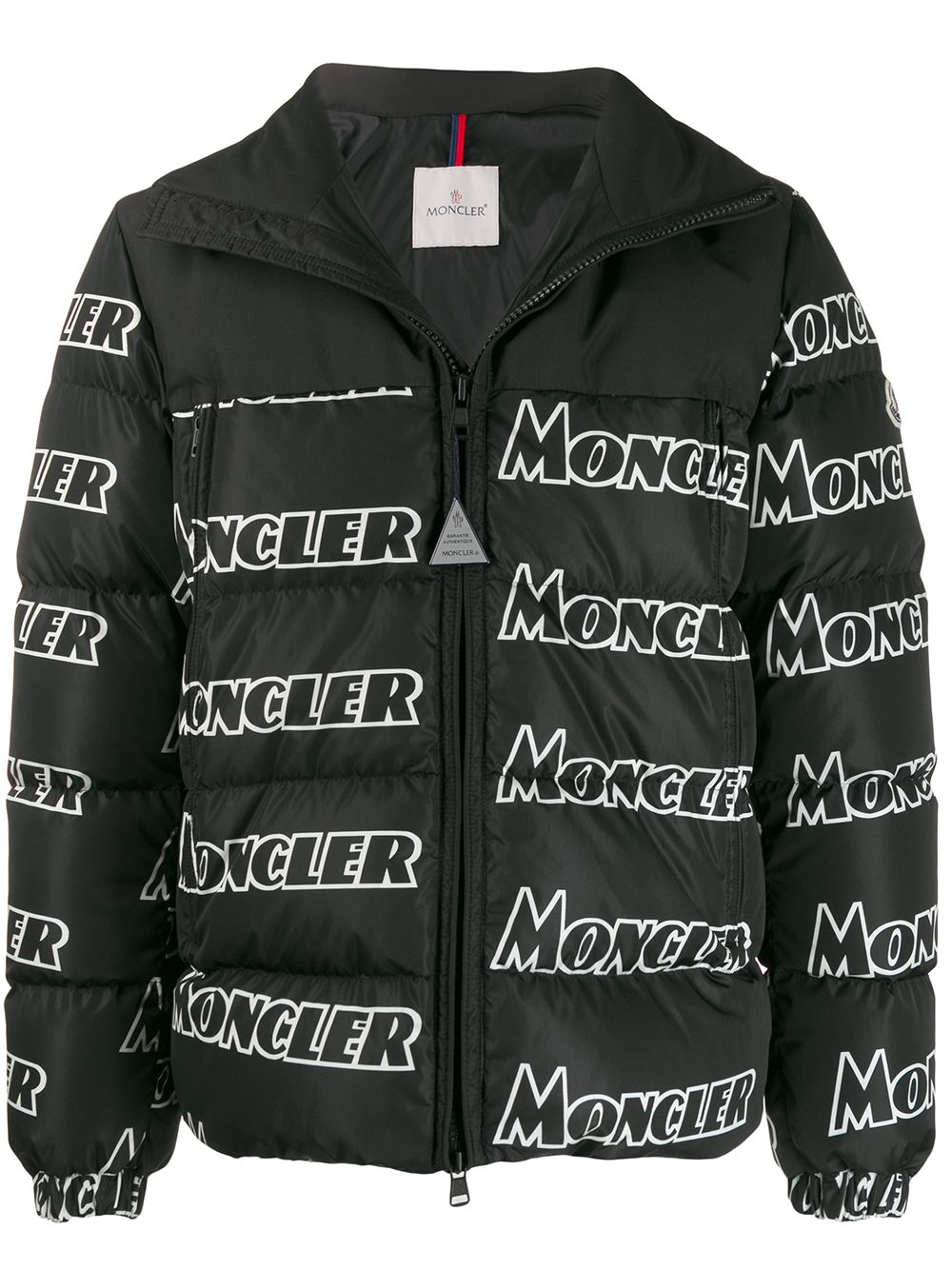 Moncler logo. Куртка монклер мужская с логотипами. Moncler куртка мужская с лого. Монклер лого на куртке. Moncler logo на куртке.