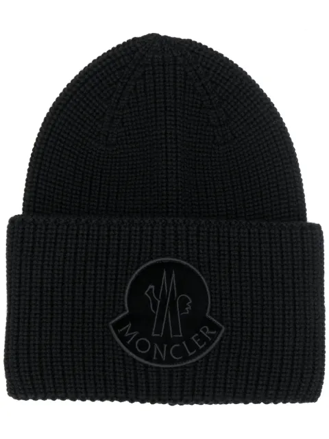 Click to view more detailed imagery on our partner's website Moncler Logo Patch Beanie In 黑色