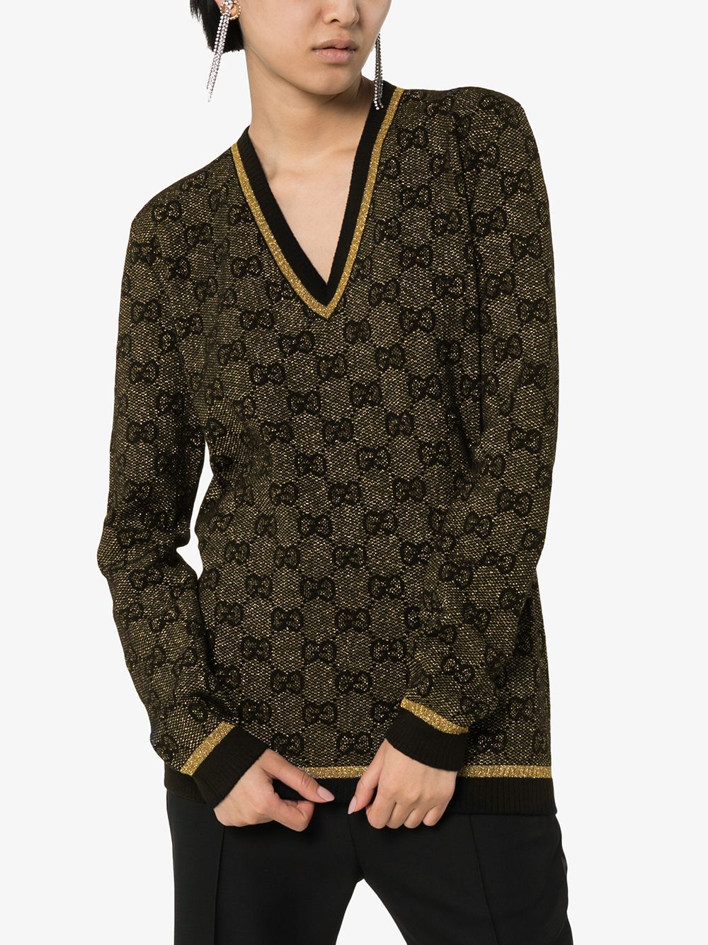 фото Gucci свитер с v-образным вырезом и узором gg