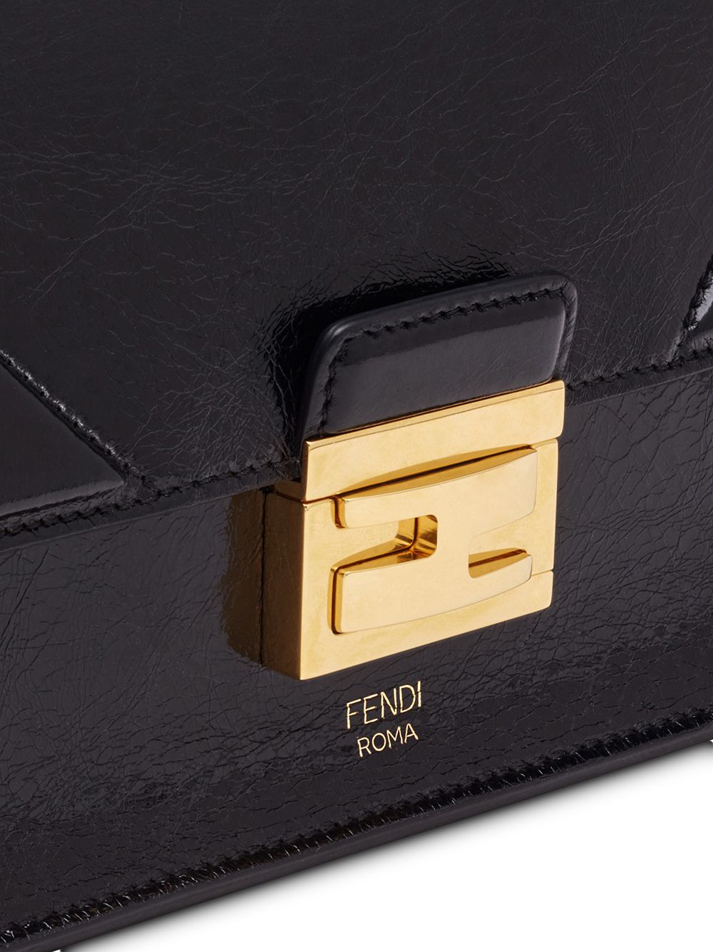 фото Fendi маленькая сумка на плечо kan u