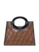 الصورة 2 من Fendi حقيبة تسوق عملية صغيرة رانواي