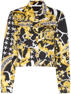 Versace جاكيت جينز بطبعة Farfetch