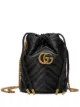الصورة 1 من Gucci حقيبة دلو صغيرة GG مارمونت