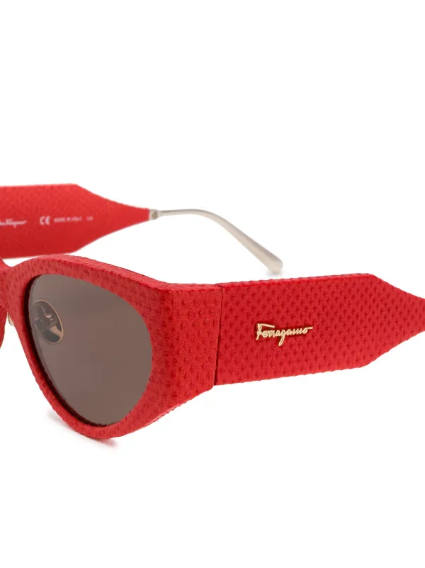 Ferragamo‎ Leather Oversized Sunglasses OS Ferragamo Eyewear Leather Oversized Sunglasses | Red | FARFETCH main image 2
