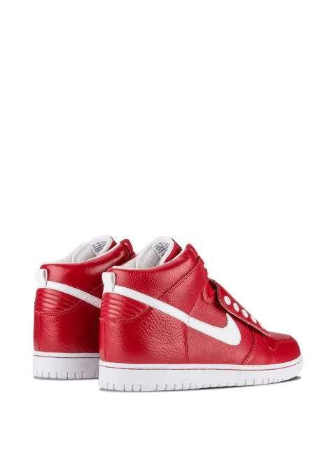 nike sb dunks with strap