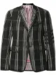 الصورة 1 من Thom Browne سترة كلاسيكية كاروهات وبأربعة خطوط