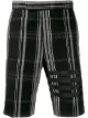 الصورة 1 من Thom Browne شورت كلاسيكي بحزام خلفي