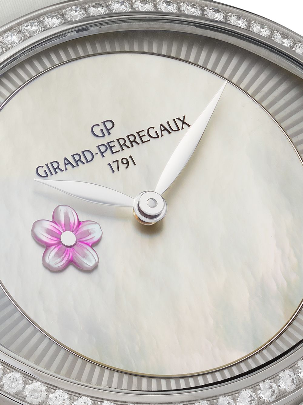 фото Girard perregaux наручные часы cat’s eye plum blossom 35.4 x 30.4 мм