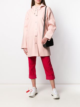 Stutterheim x Marc Jacobs The Raincoat外套展示图