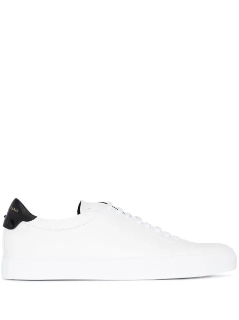 www.farfetch.com