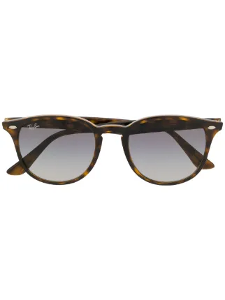 Ray-Ban