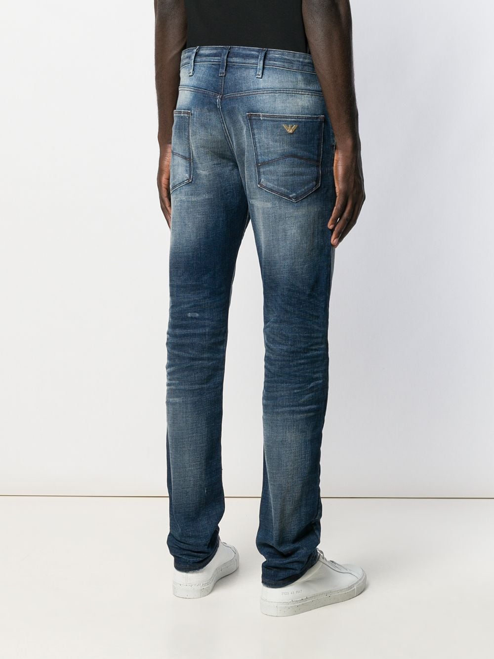 фото Emporio Armani джинсы с эффектом потертости