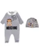 الصورة 1 من Moschino Kids طقم نمو الأطفال بطبعة دمية دب