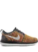 الصورة 1 من Nike حذاء رياضي روشي تو فلاينيت