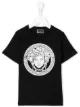 الصورة 1 من Young Versace تيشيرت بشعار مطبوع