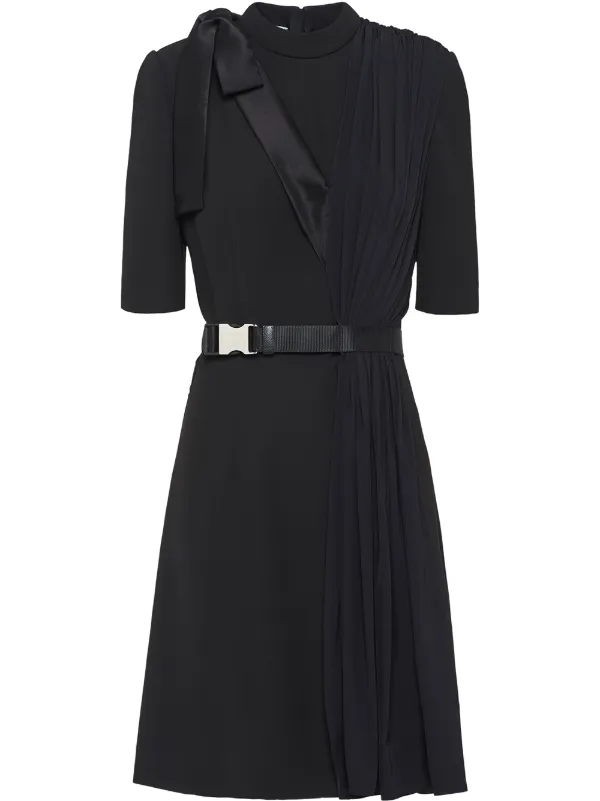 Prada  Farfetch.Portal.Infrastructure.CrossCutting.ExperienceWebGateway.Variation.TextDescription  - Farfetch