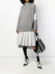 الصورة 2 من Thom Browne كارديغان بأكمام رغلان وأربعة خطوط
