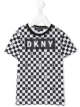 الصورة 1 من Dkny Kids تيشيرت بطبعة شعار