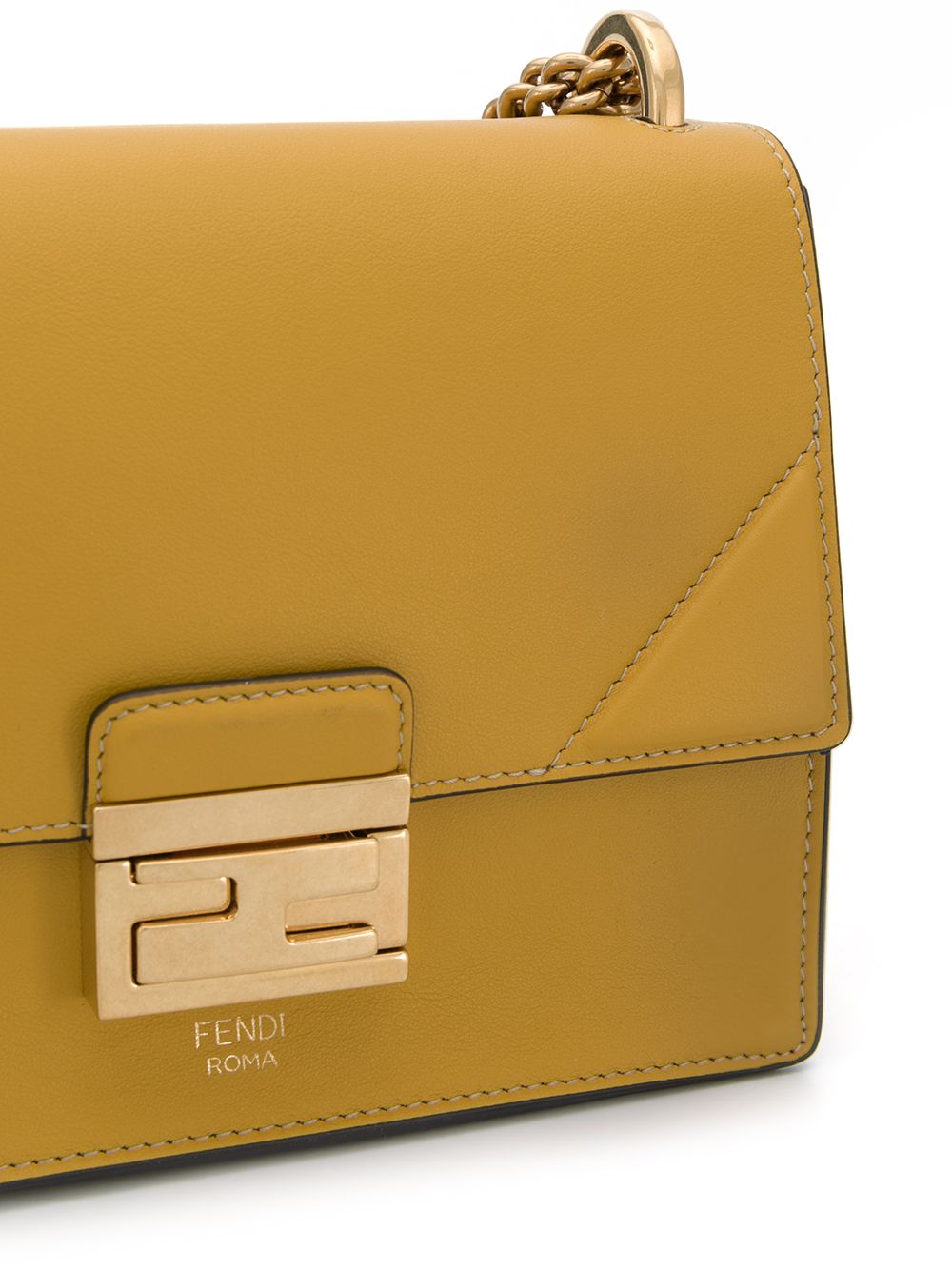 фото Fendi сумка на плечо kan u