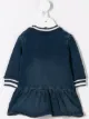 الصورة 2 من Moschino Kids فستان جينز مطرز بدمية دب
