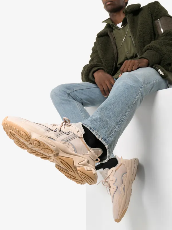 ozweego beige mens