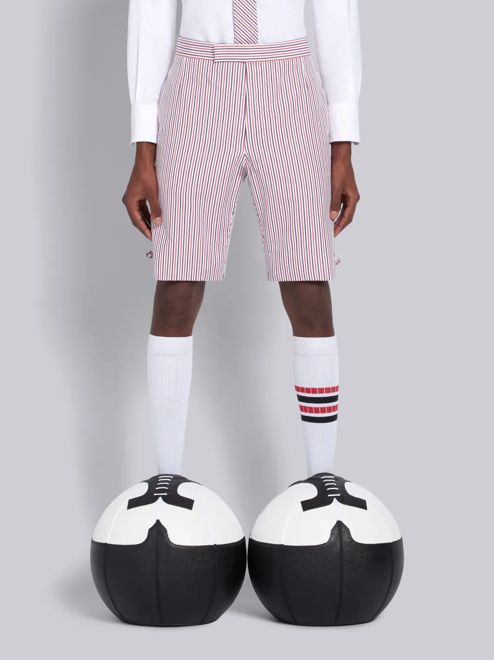 THOM BROWNE THOM BROWNE RWB SEERSUCKER STRIPE SHORTS,MTC002A0612714270284