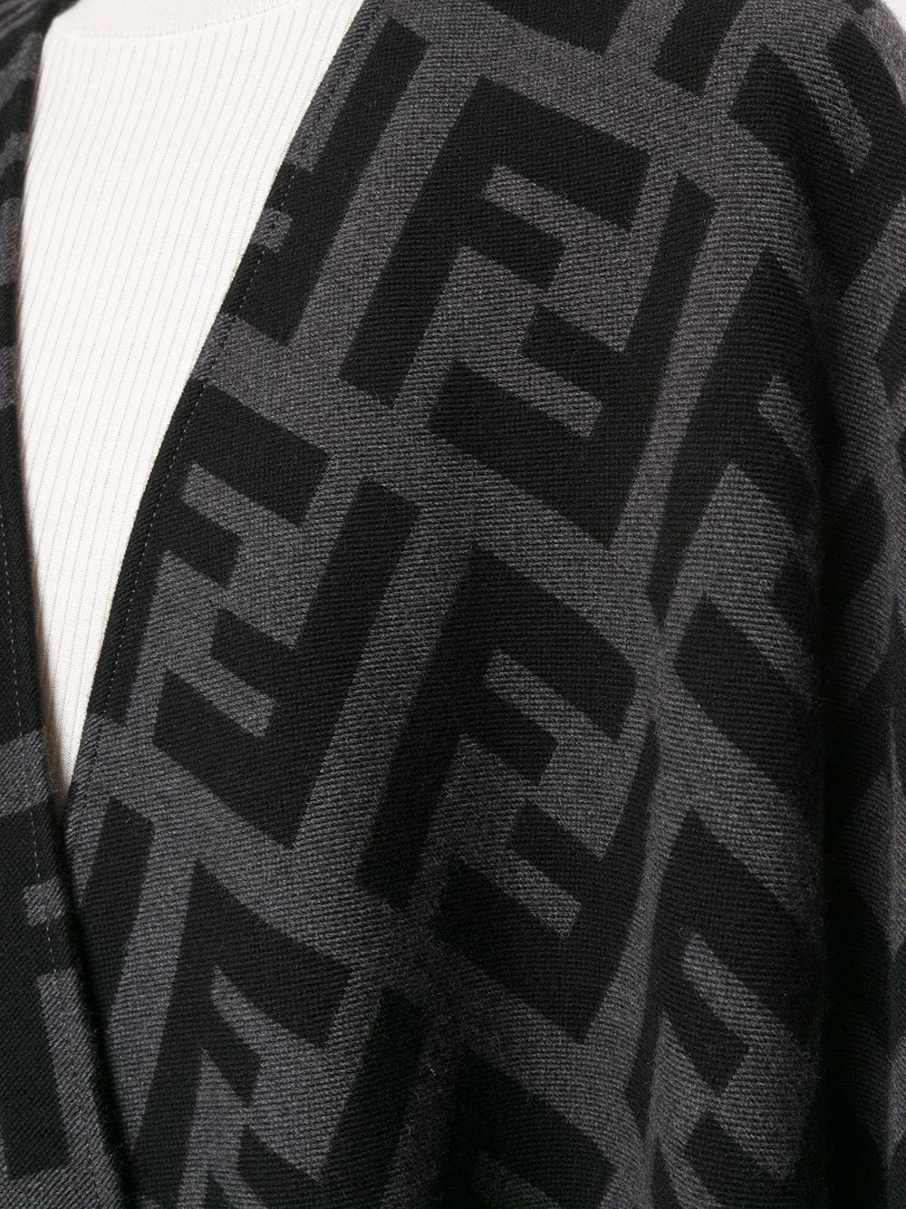 фото Fendi пончо с v-образным вырезом и логотипом ff