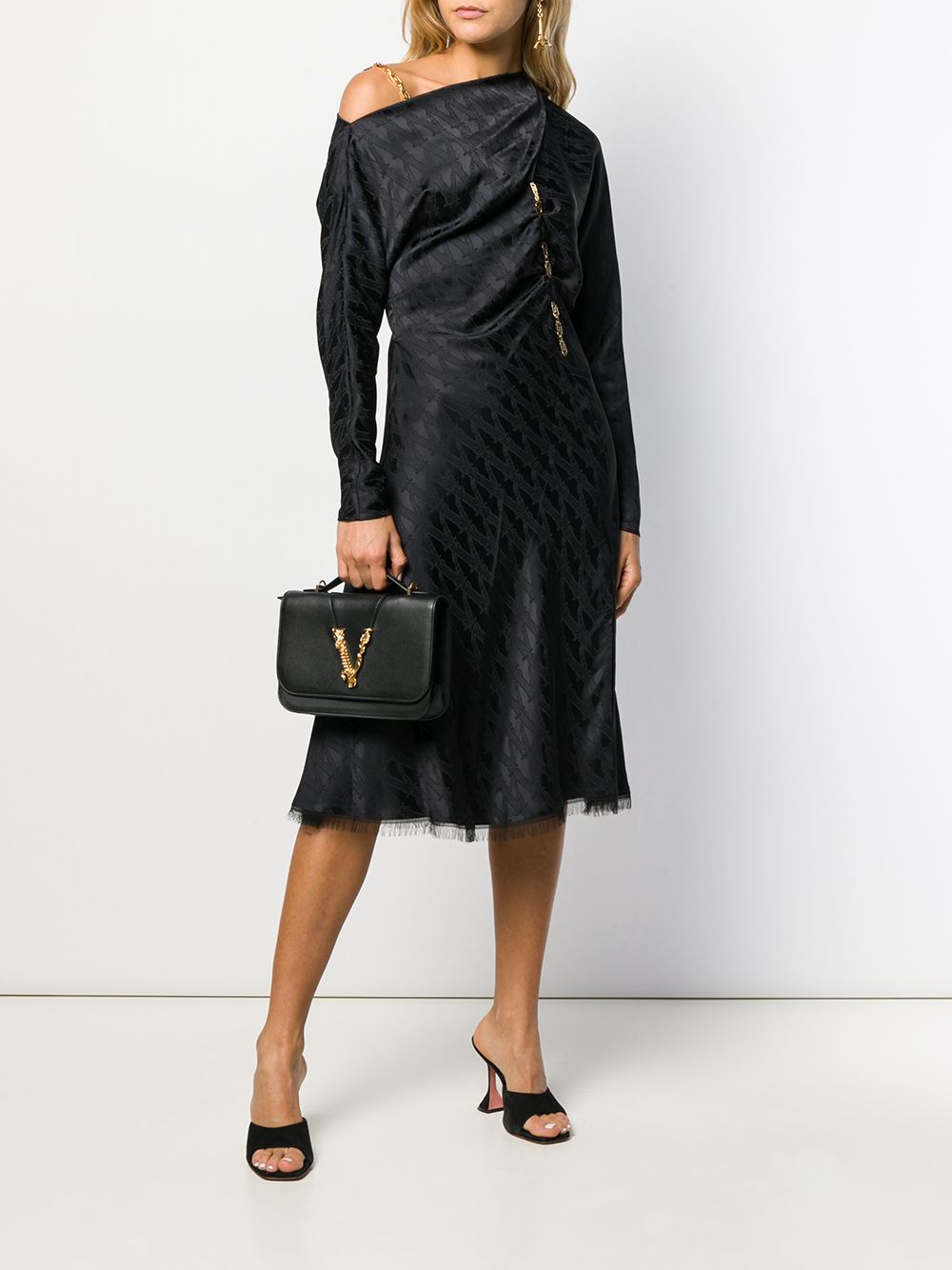 фото Versace сумка на плечо с логотипом v-barocco