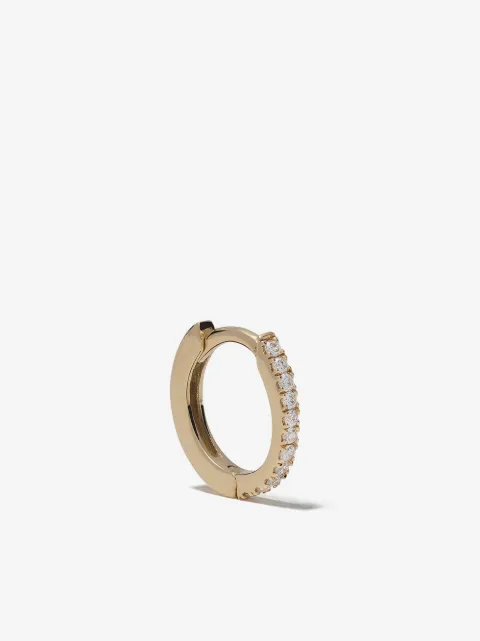 We by WHITEbIRD arracada Margot mediana en oro amarillo de 18kt con diamantes