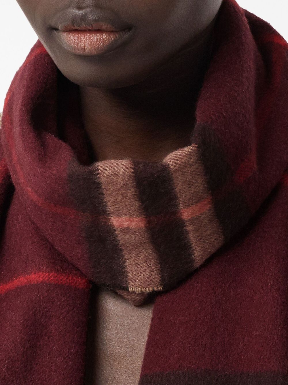 Burberry maroon discount scarf