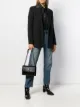 الصورة 2 من Saint Laurent حقيبة كتف بترصيع مدبب