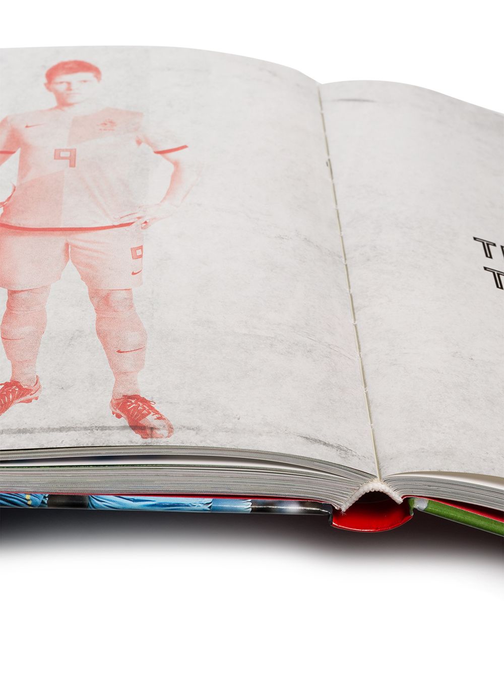 фото Rizzoli книга The Soccer Tribe Hardcover